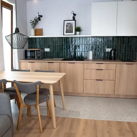 Riviera Camp 山林小屋 Radlow