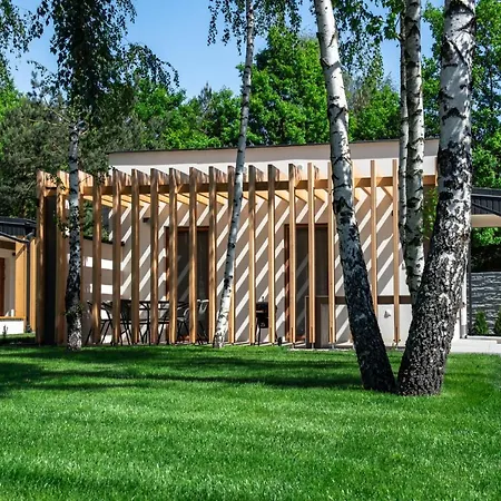 بيت خشبي Riviera Camp Radlow